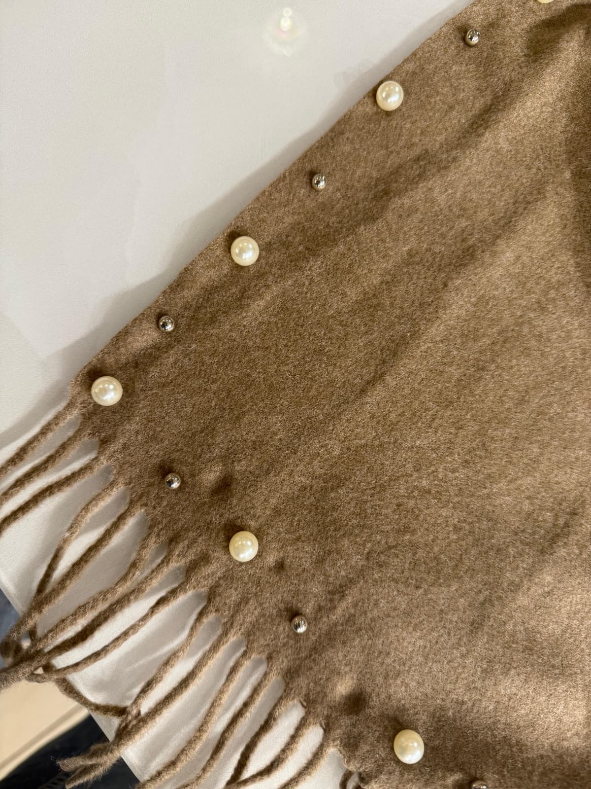 Eleganter Schal mit Perlen - Lalu-boutique