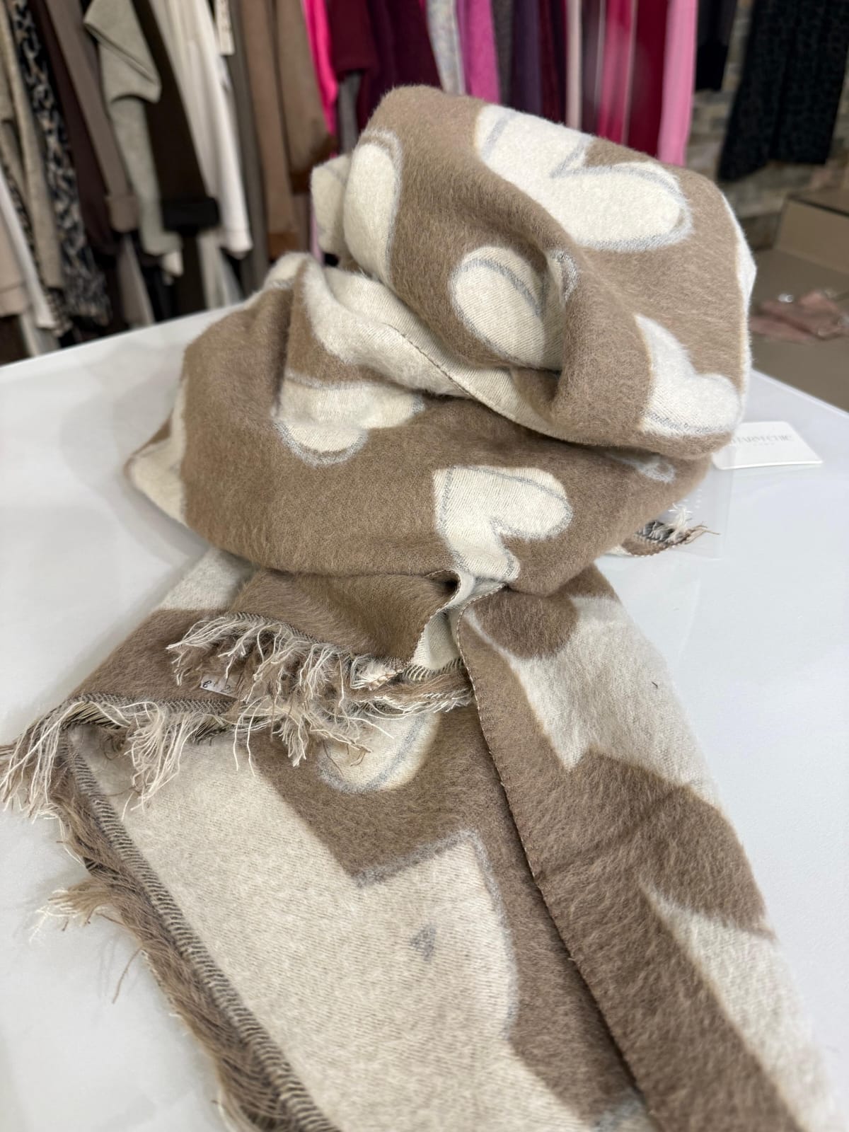Kuscheliger Winterschal mit Herzmuster - Lalu-boutique