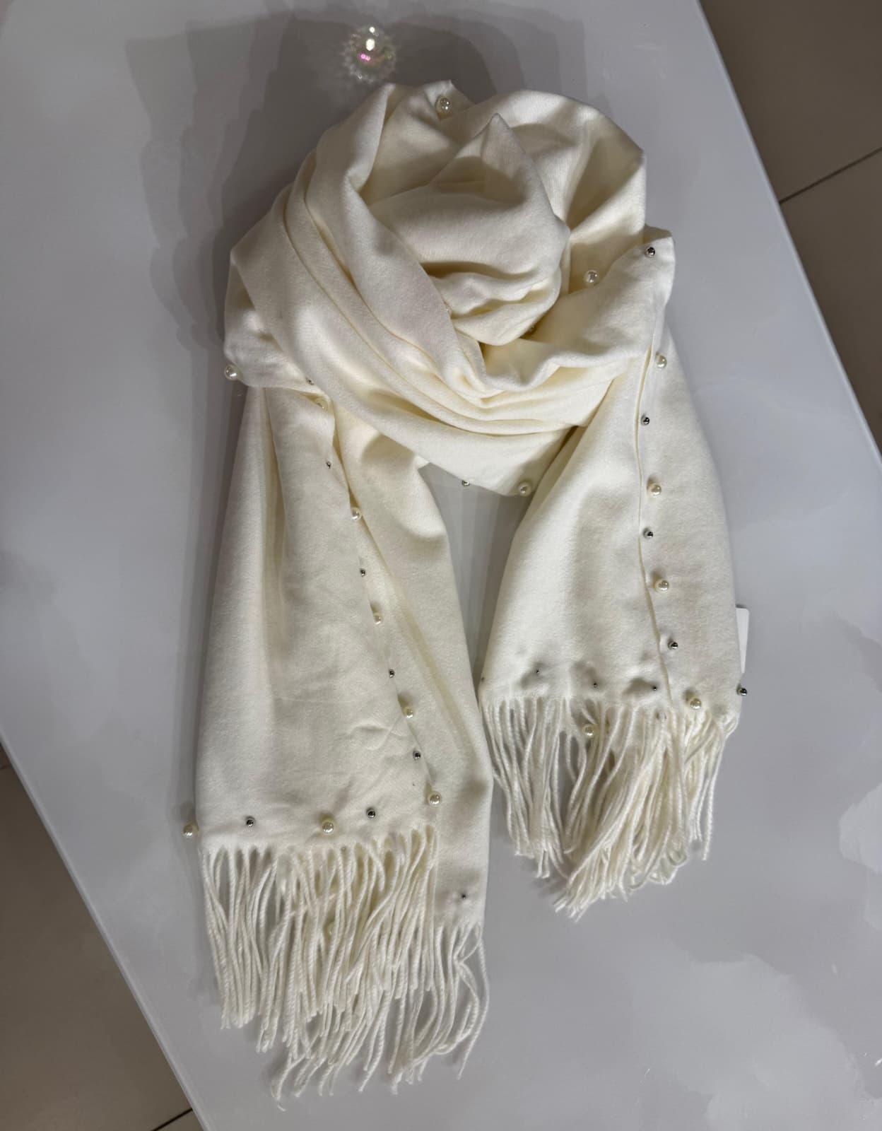 Eleganter Schal mit Perlen - Lalu-boutique