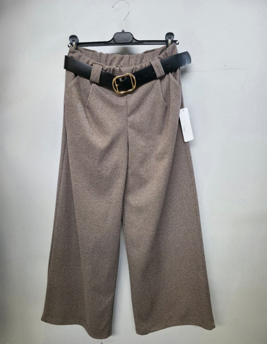Stoffhose mit weitem Bein